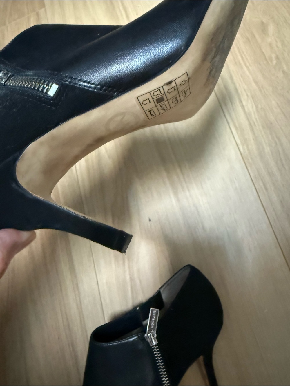 MICHAEL Michael Kors Black Pointed Leather & Suede Ankle Booties mywith Side Zip - Picture 6 of 8